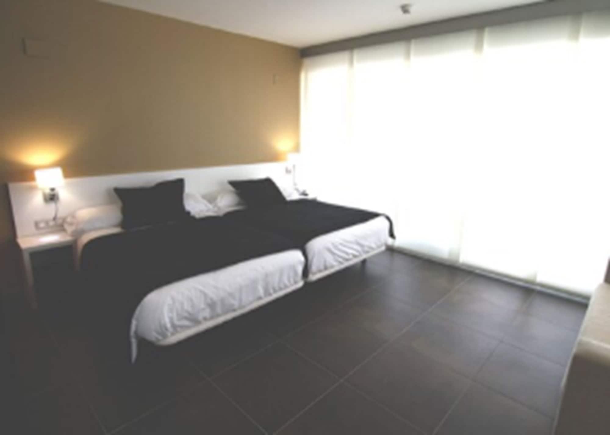 Agora & Hotel 4*