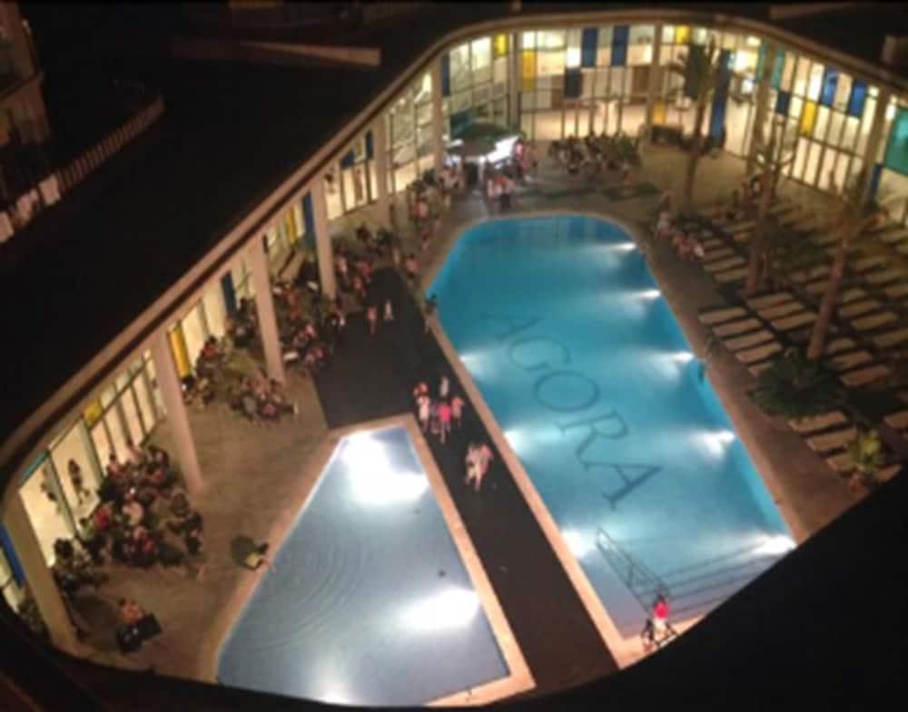 Agora & Hotel 4*